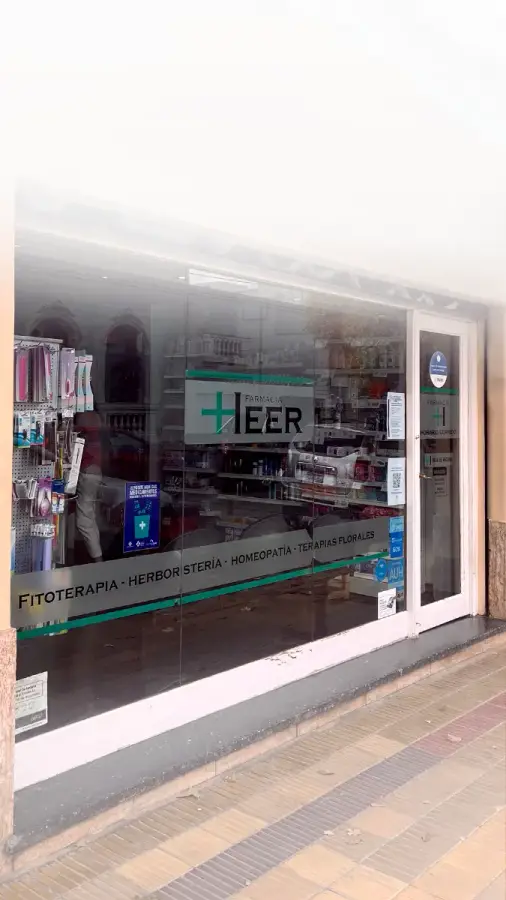 Frente de la farmacia HEER
