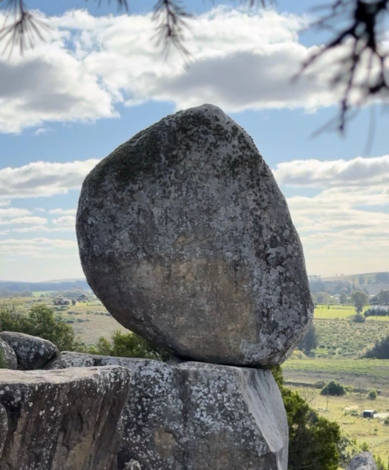 Cerro Centinela: la roca de 70 toneladas en equilibrio que no podés dejar de ver en Tandil