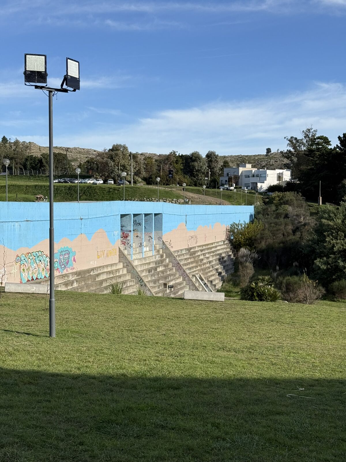 Parque del Origen Tandil: dinosaurios a escala real, arroyos y tarde de mates en familia