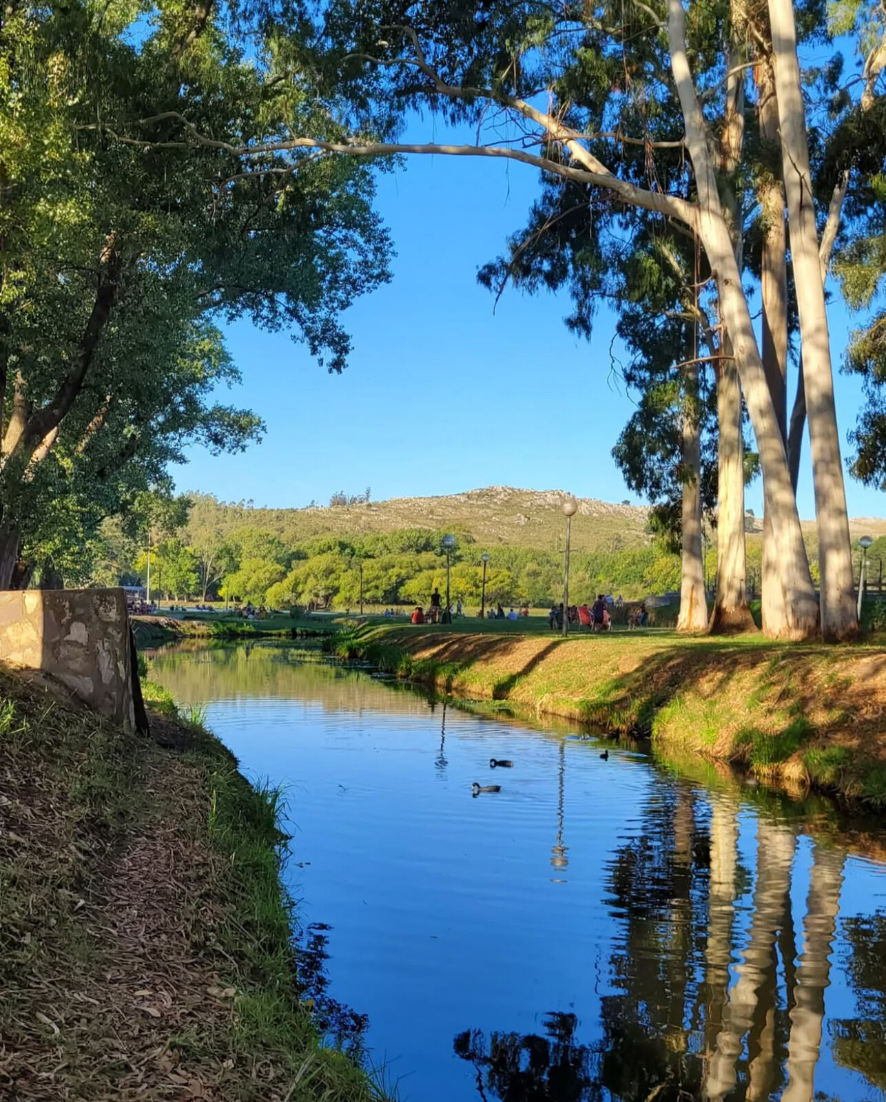 Arroyo en la Escollera Oeste - El Dique de Tandil