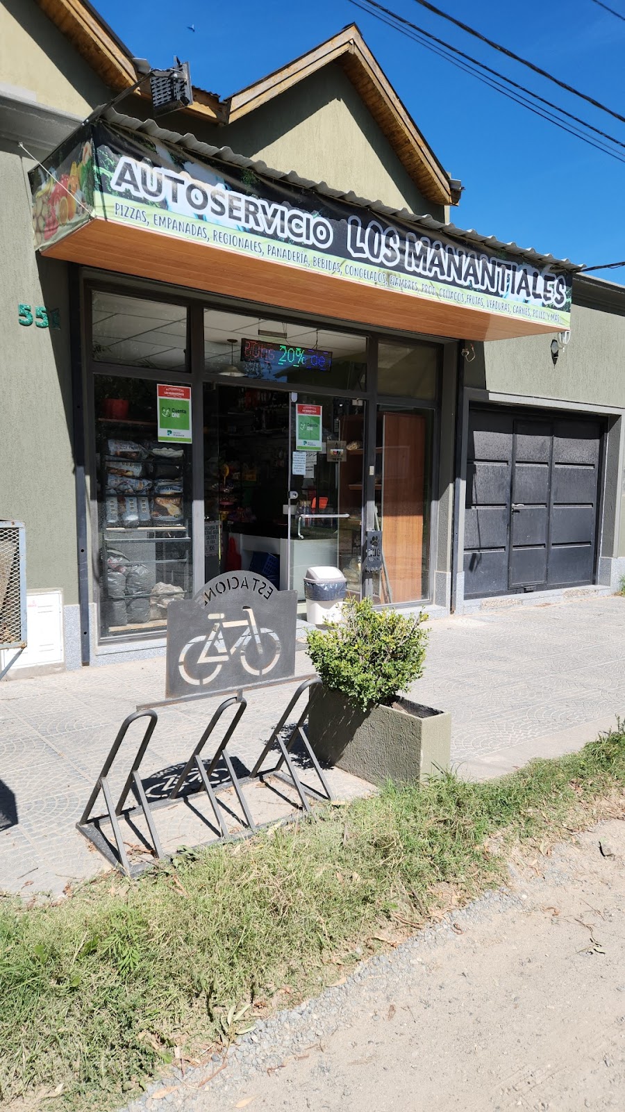 Autoservicio los Manantiales