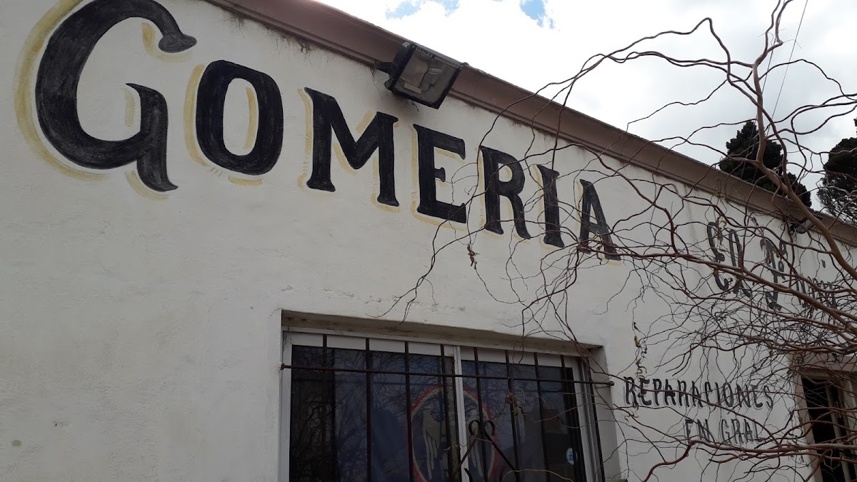 Gomeria y auxilios 24hs "El Fumii
