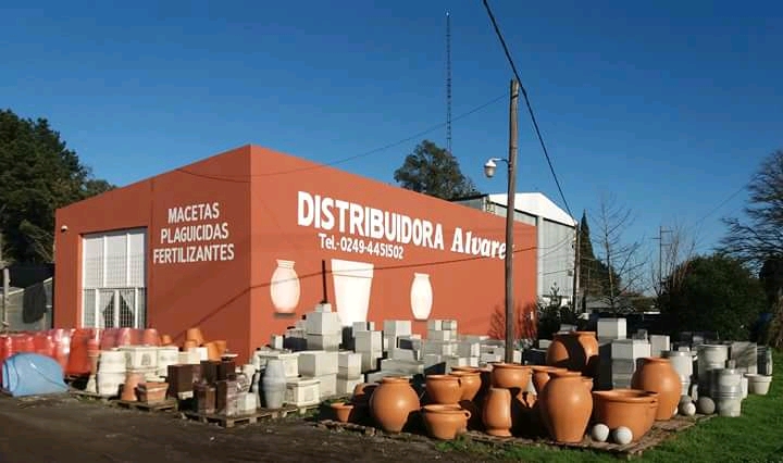 Distribuidora Álvarez (macetas)